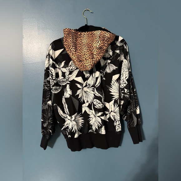 FARM RIO x Adidas Originals. Embroidered floral animal print sweater sz Small. - Picture 12 of 13